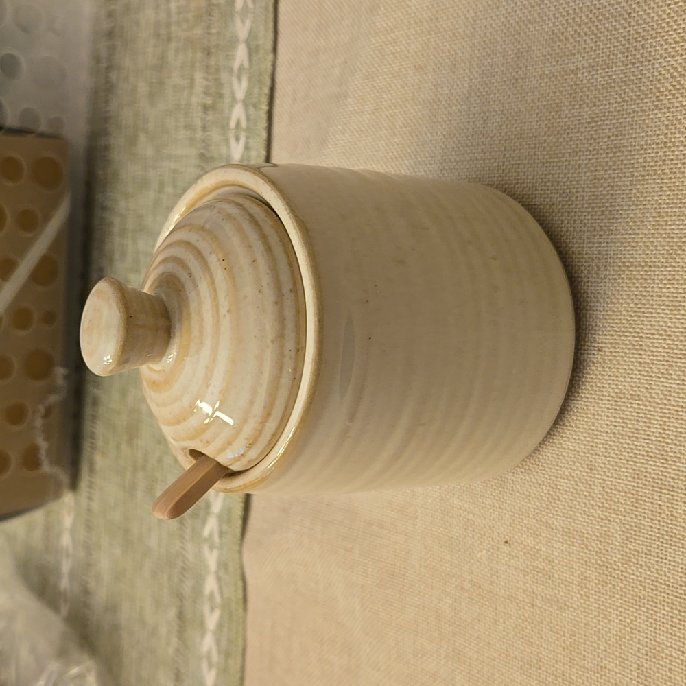 4" natural canister